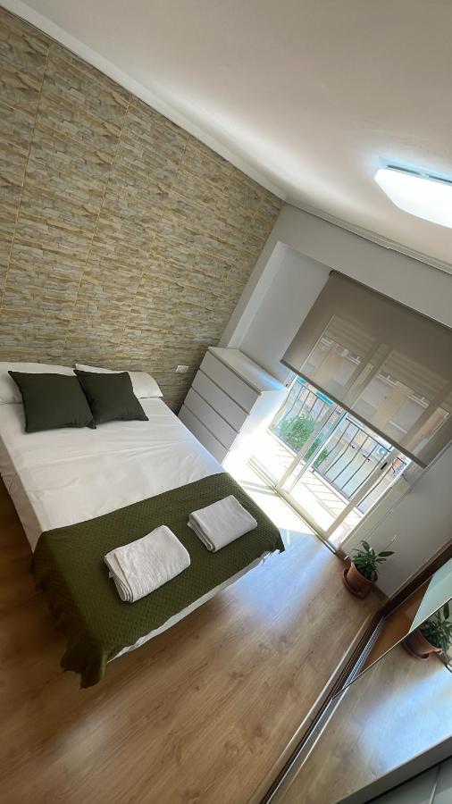 Habitacion Con Balcon En Piso Compartido Accommodatie bij particulieren Valencia